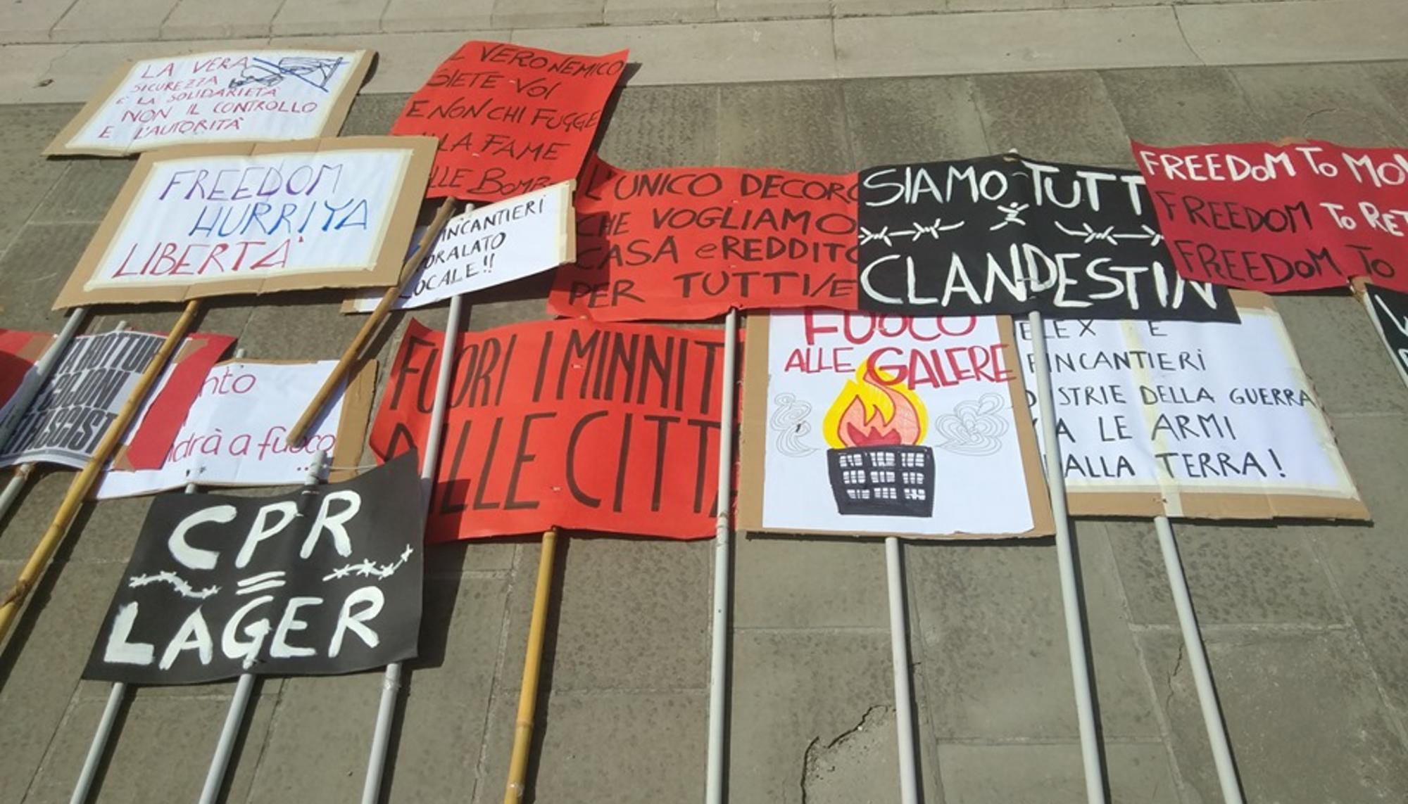 Pancartas CPR Italia